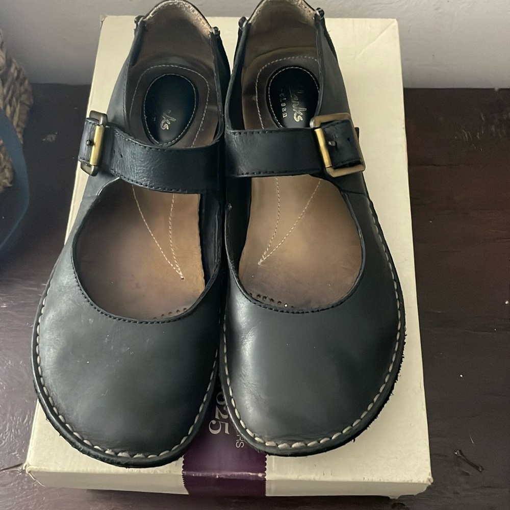 Clarks Women's Black Mary Jane Buckle Shoes